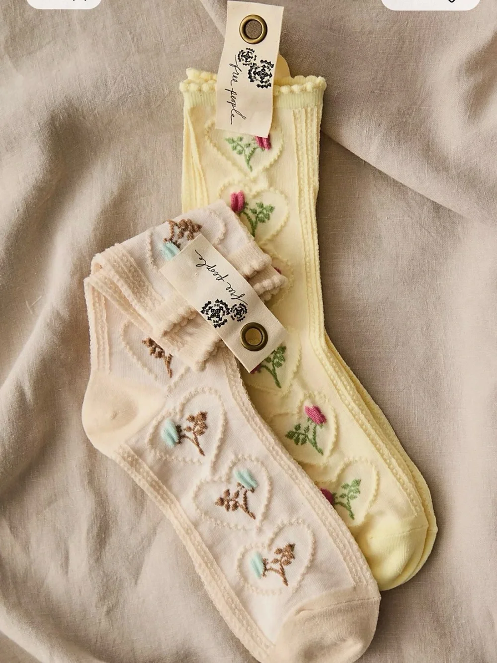 Free People Heart Blooms Socks. NWT. Cream